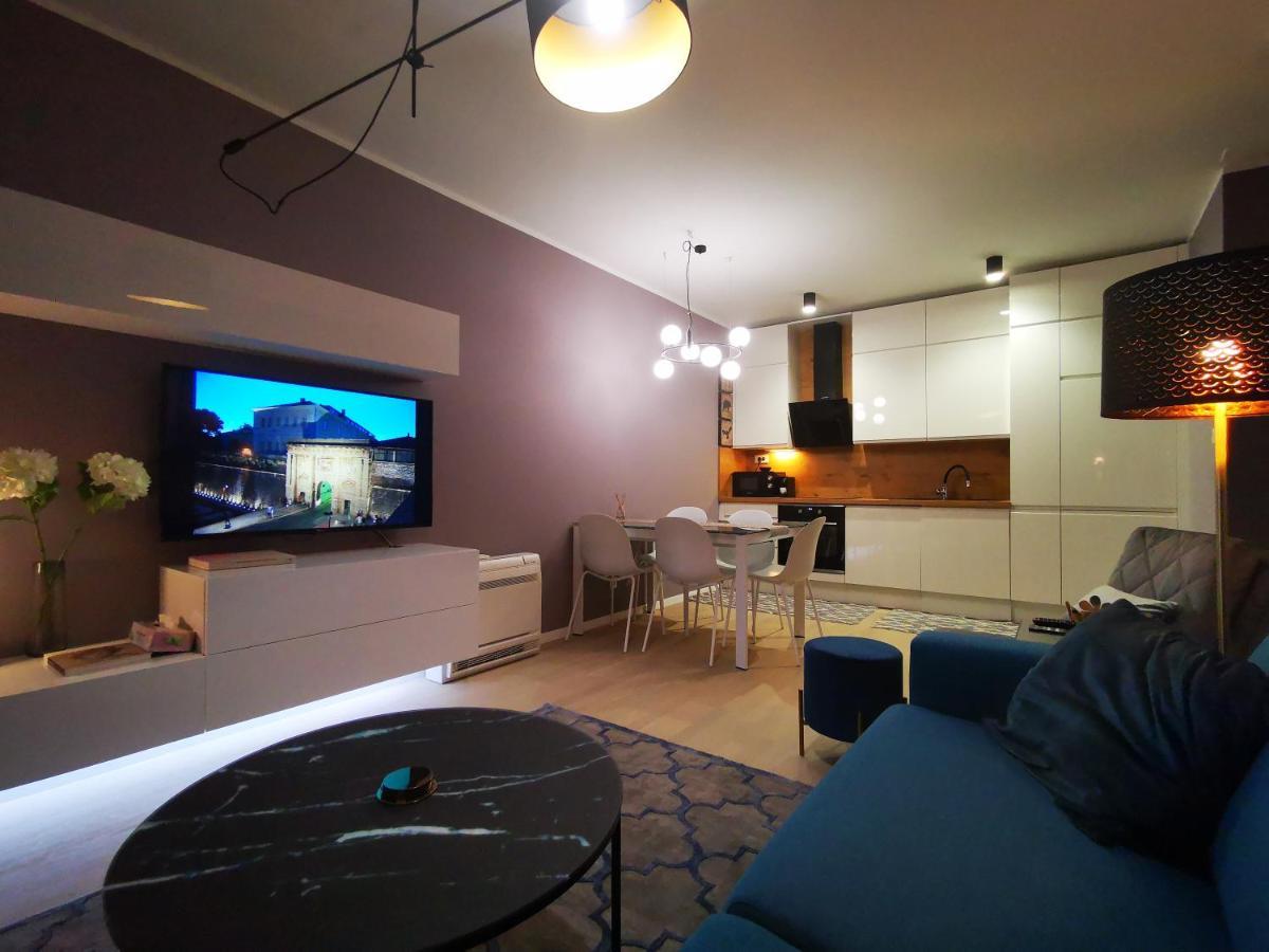 Ambassador Apartment 扎达尔 外观 照片